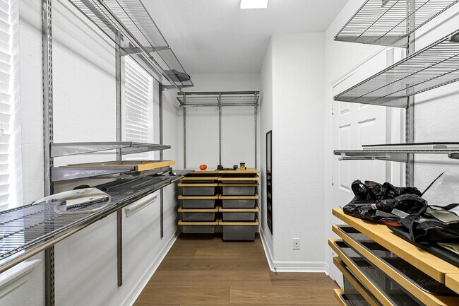 Building Photo - 27923 Barberry Banks Ln