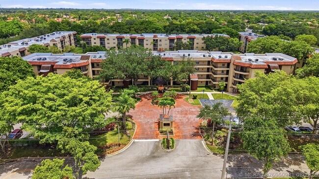 Building Photo - 10401 W Broward Blvd