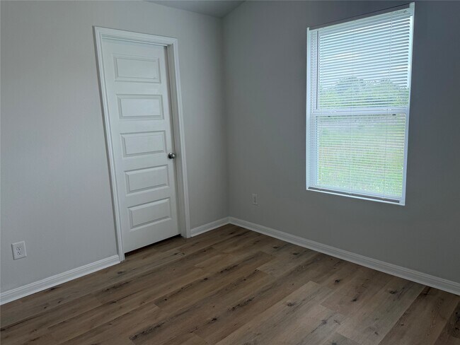 Building Photo - 958 Rd 5702