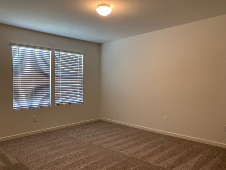 Building Photo - 3852 Tersk Dr