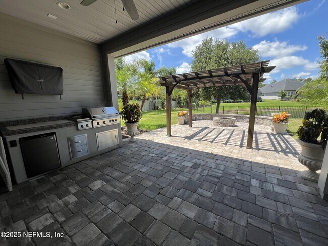 Building Photo - 202 Galleon Dr