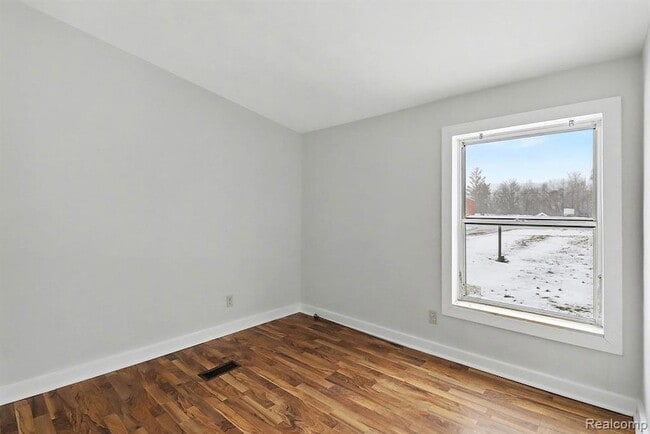 Building Photo - 1295 W Cook Rd