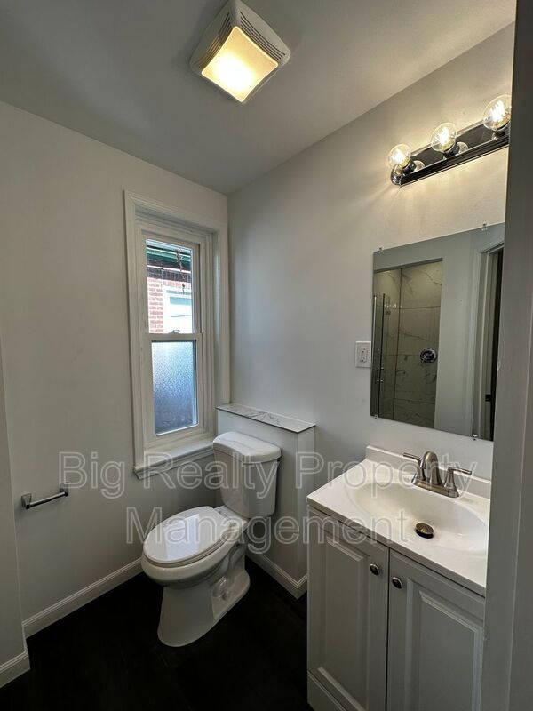 Building Photo - 342 Valley Rd