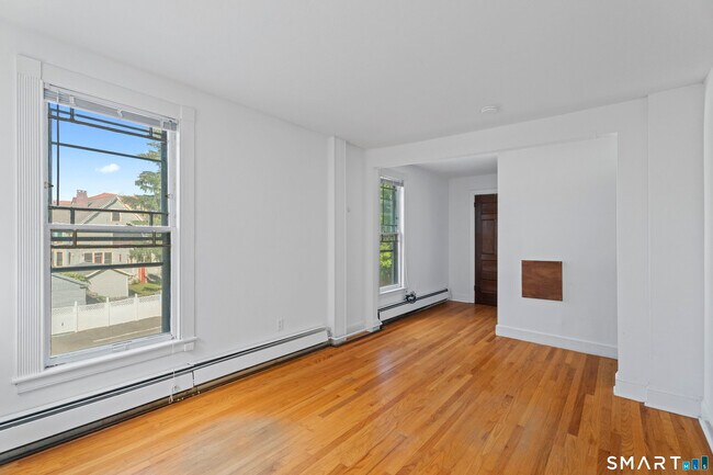 Building Photo - 251 Lawrence St