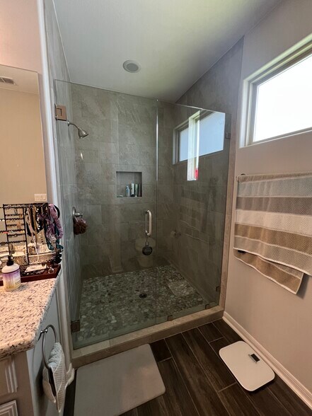 Master Bath II - 10228 N 14th St