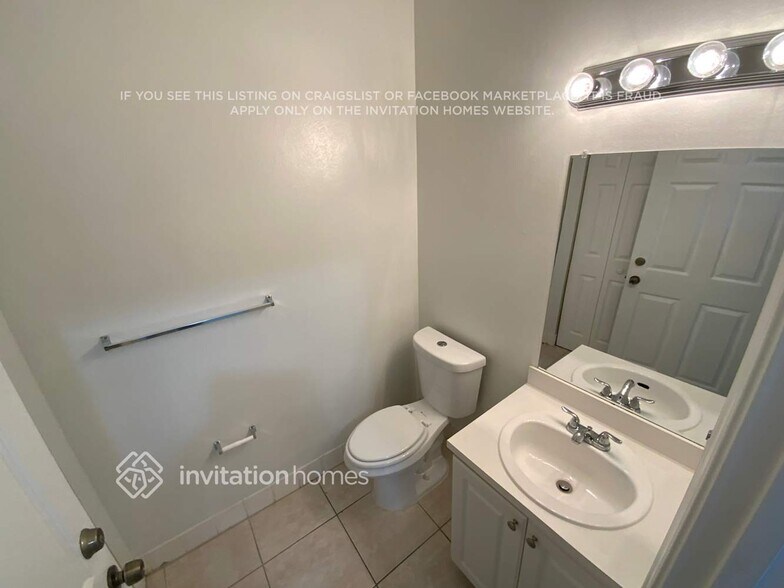 Building Photo - 11106 Baybreeze Way
