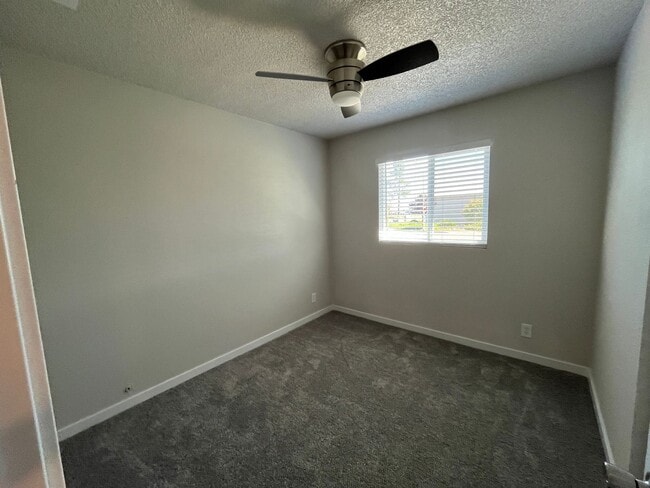 Building Photo - Remodeled cozy home in North Redding!