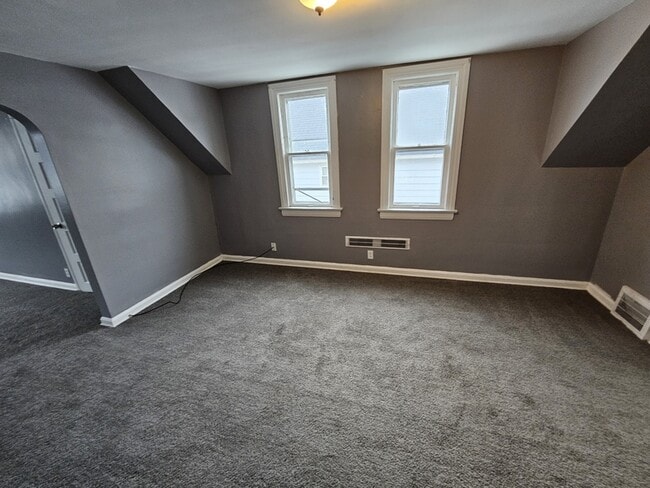 Building Photo - 3336 W 54th St