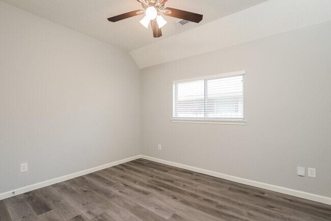 Building Photo - 13406 Lake Passage Ln