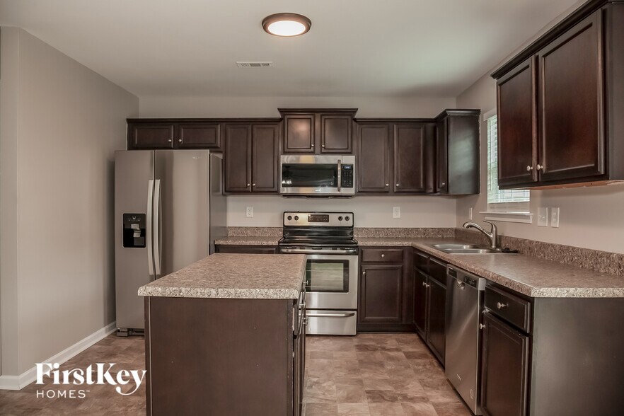 Building Photo - 1920 Windy Willow Ln