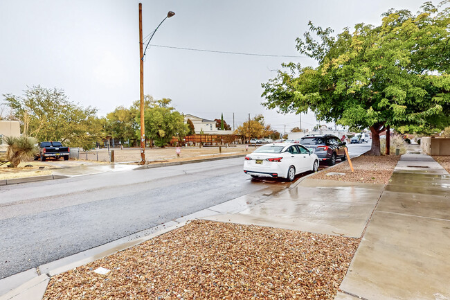 Building Photo - 2018 Alhambra Ave SW