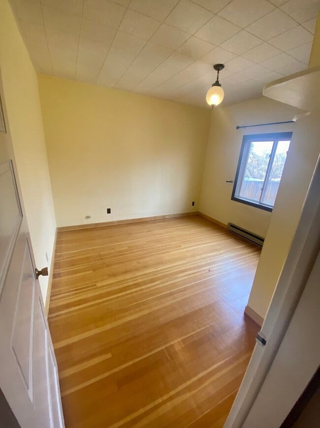 Building Photo - Whitefish River unfurnished 2 bedroom home!