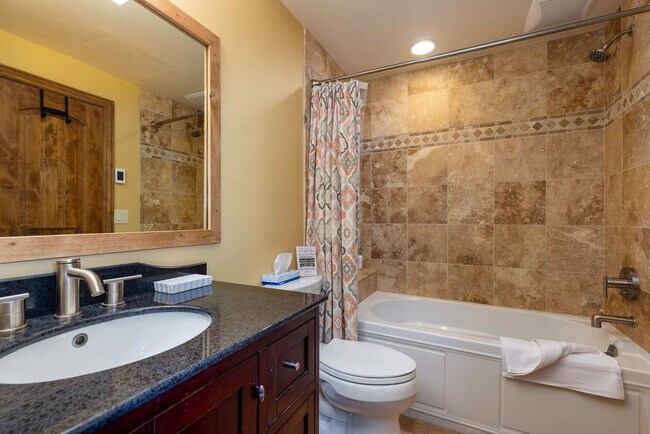 Building Photo - 157 Independence Cir