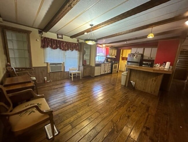 Building Photo - Nice 3 bedroom 2 Bath