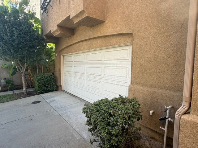 Building Photo - Gorgeous Modesto Home 3 Bedroom 2.5 Bathroom