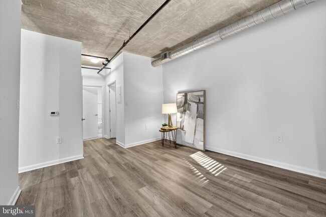 Building Photo - 1300 N St NW