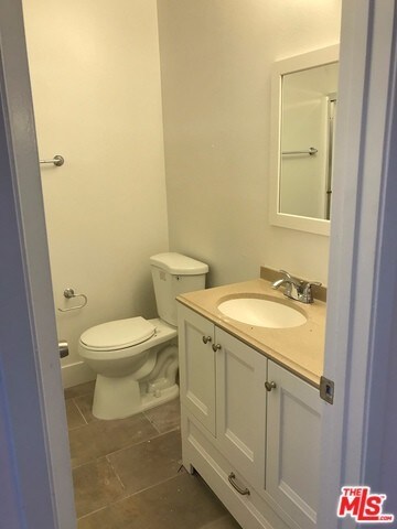 Building Photo - 840 W Colden Ave