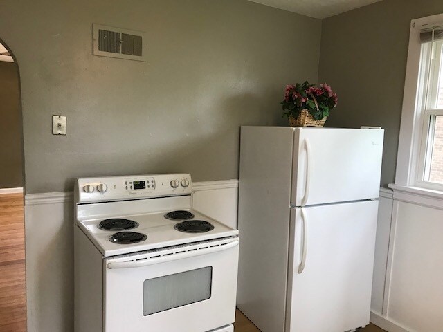 Building Photo - 3 Bedroom, 1 Bath Home in Edwardsville