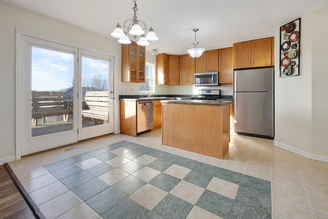 Building Photo - 540 Kennedy St