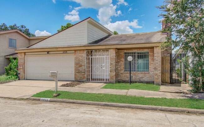Building Photo - 6326 Briar Terrace Dr