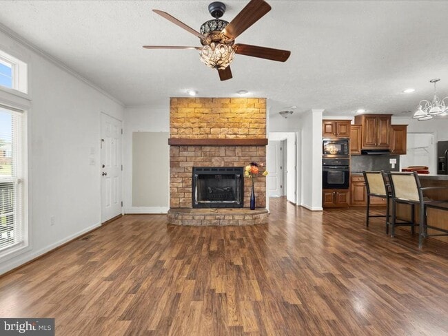 Building Photo - 5010 Blake Dr
