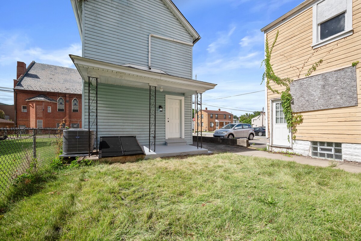 Building Photo - 503 3rd Ave