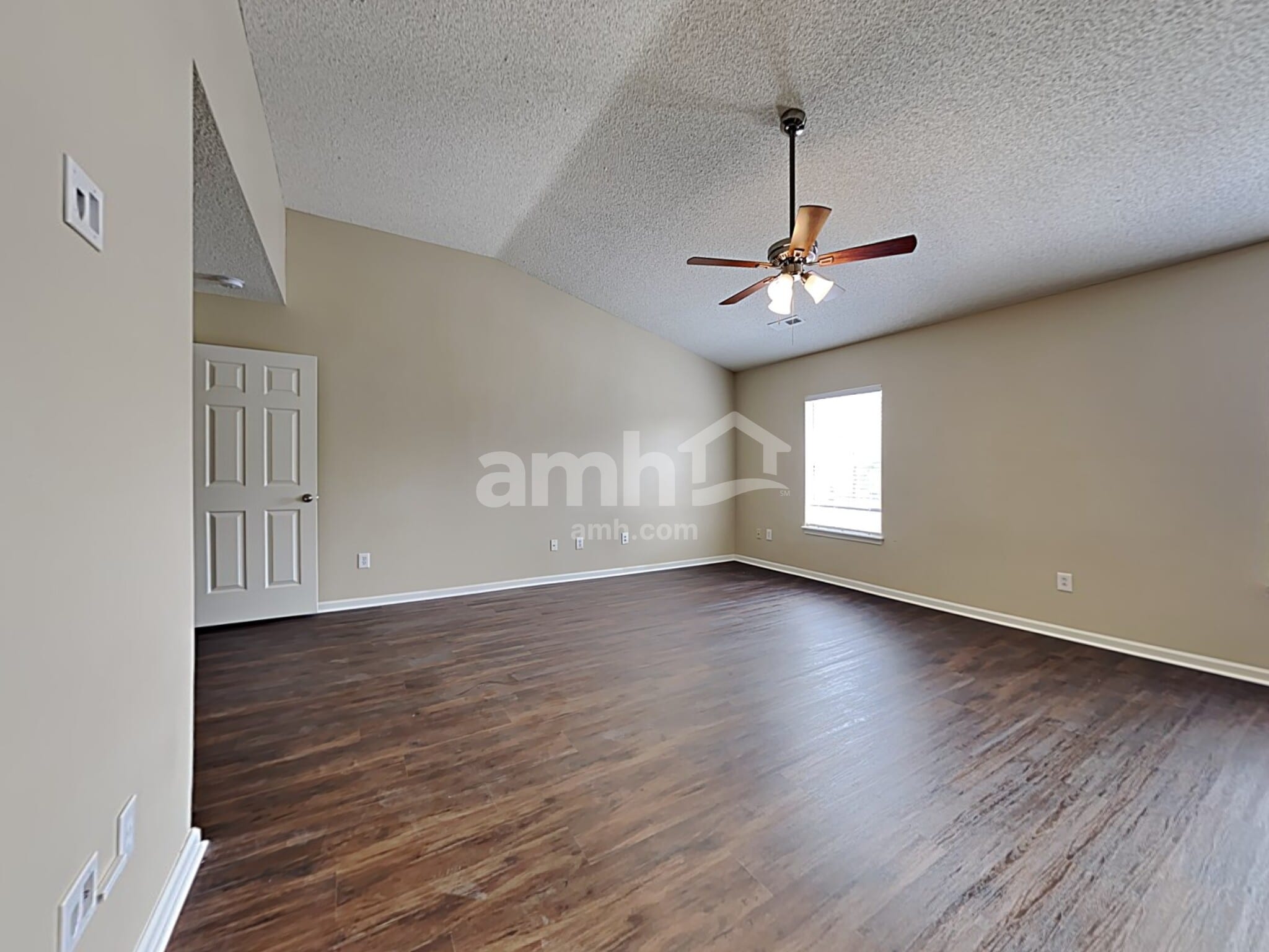 Building Photo - 133 Broken Branch Dr