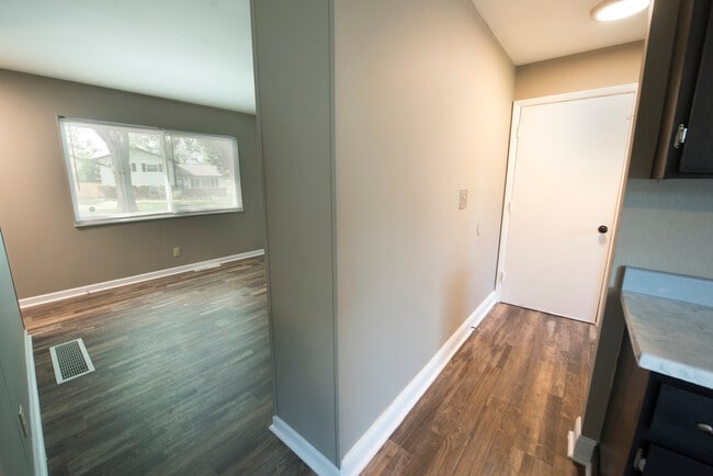 Building Photo - 5258 Kornwal Dr