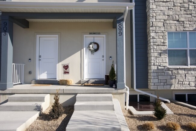 Building Photo - 899 N 1120 E