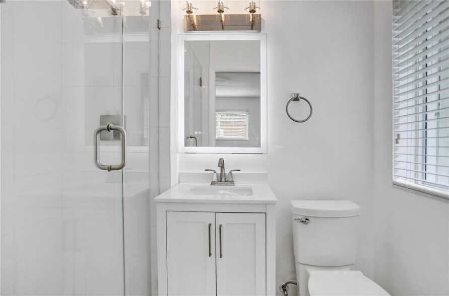 Building Photo - 12140 NE Miami Ct