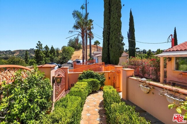 Building Photo - 4613 Reforma Rd