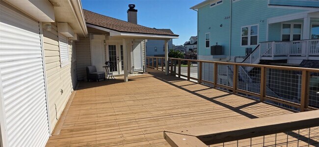 Building Photo - 1702 Castaway St
