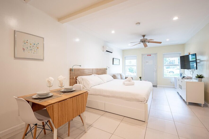 Building Photo - 316 Oregon St