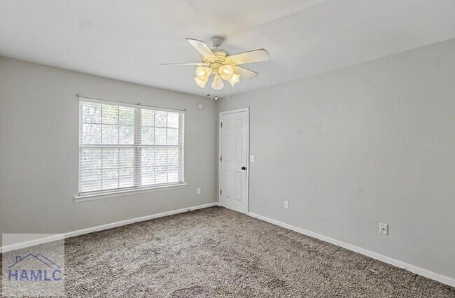 Building Photo - 404 Clairemore Ct