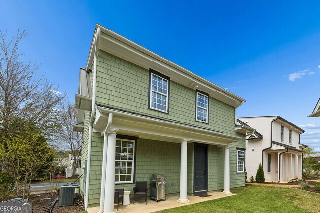 Building Photo - 11 Bourbon St