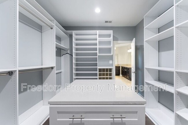 Building Photo - 42524 Rowderbury Square