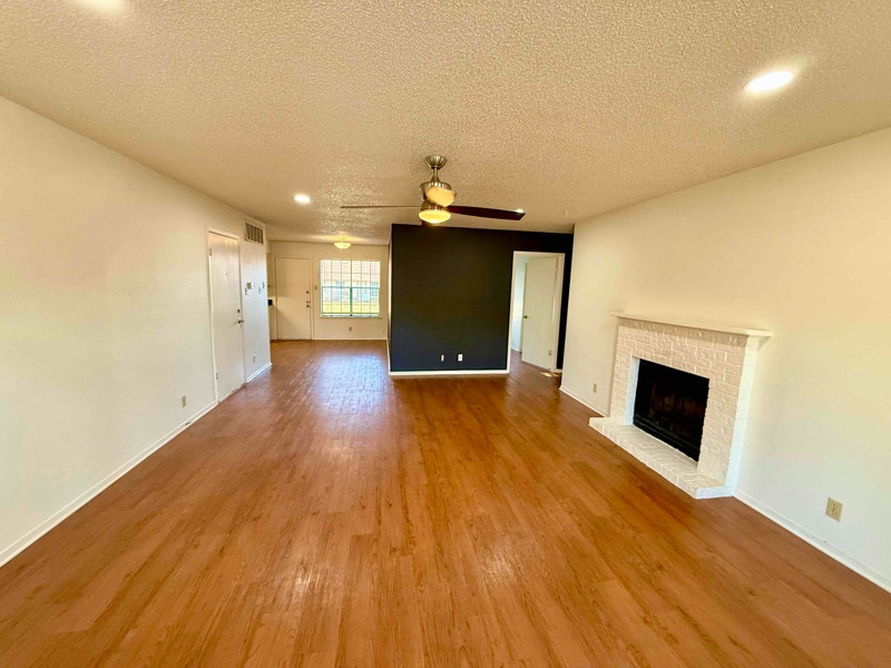 Building Photo - 508 Algerita Dr