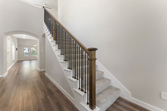 Building Photo - 421 Soapberry Tree Ct