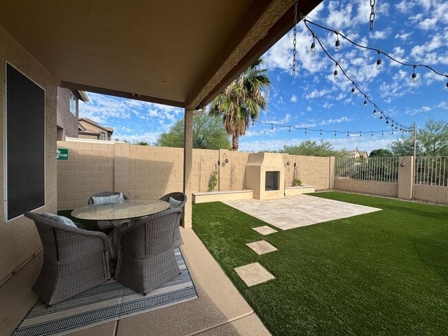 Building Photo - 4 Bedroom Home W/ Pool Available in Tatum Ridge Near Jomax Rd & N Tatum Blvd!