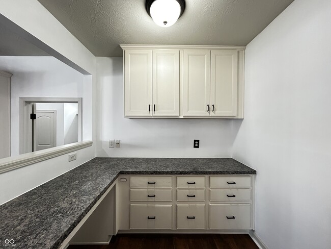 Building Photo - 12588 Hideout Dr