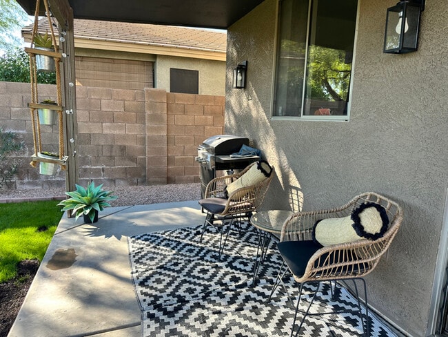 Building Photo - 12700 N 87th Dr