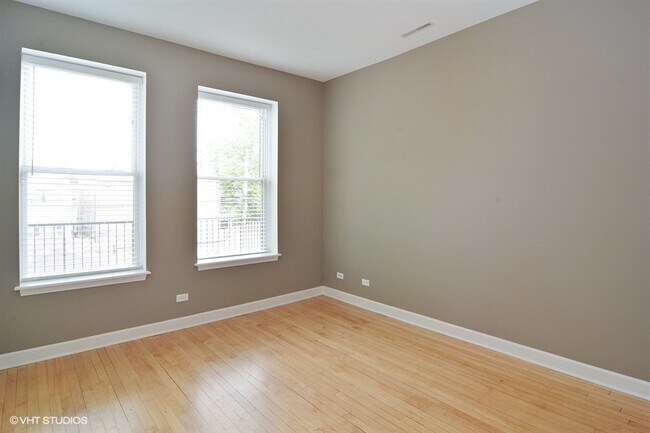 Building Photo - 2307 N Springfield Ave