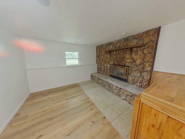 Building Photo - 4027 Danbury St