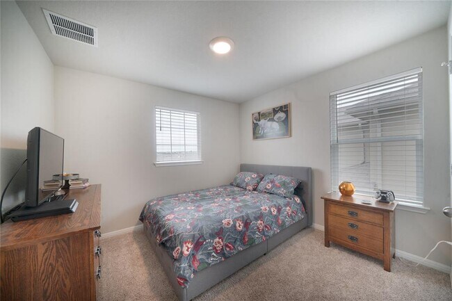 Building Photo - 1228 Vogel Dr