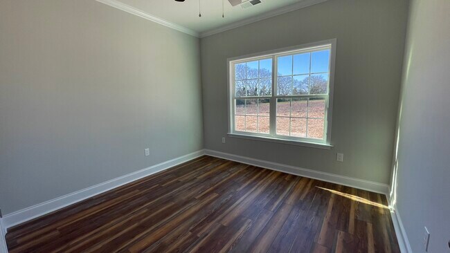 Building Photo - 53 Dewitt Lowery Rd