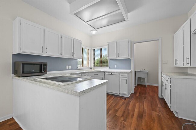 Building Photo - 12753 Burson Dr