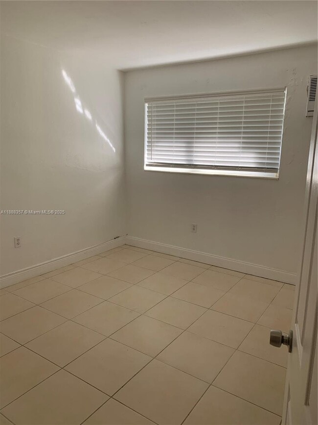 Building Photo - 7901 SW 64th Ave