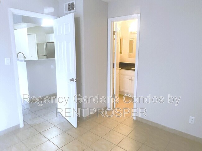 Building Photo - 4225 Thornbriar Ln