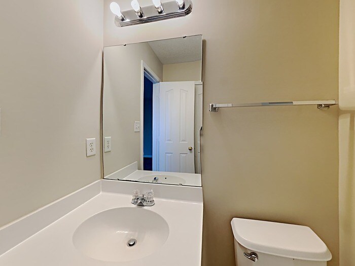 Building Photo - 11322 Northwoods Forest Dr