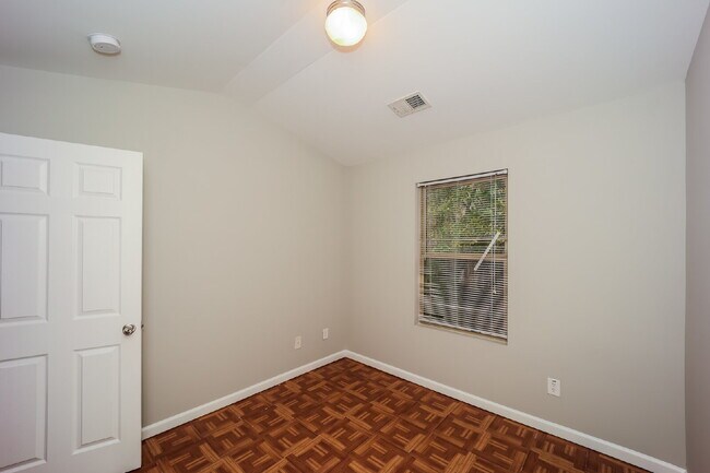 Building Photo - 2396 Camden Oak Way